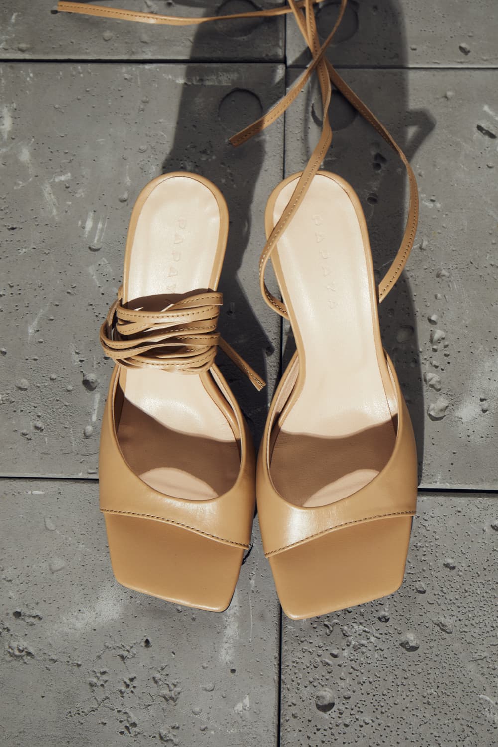 БОСОНІЖКИ НА ПІДБОРАХ