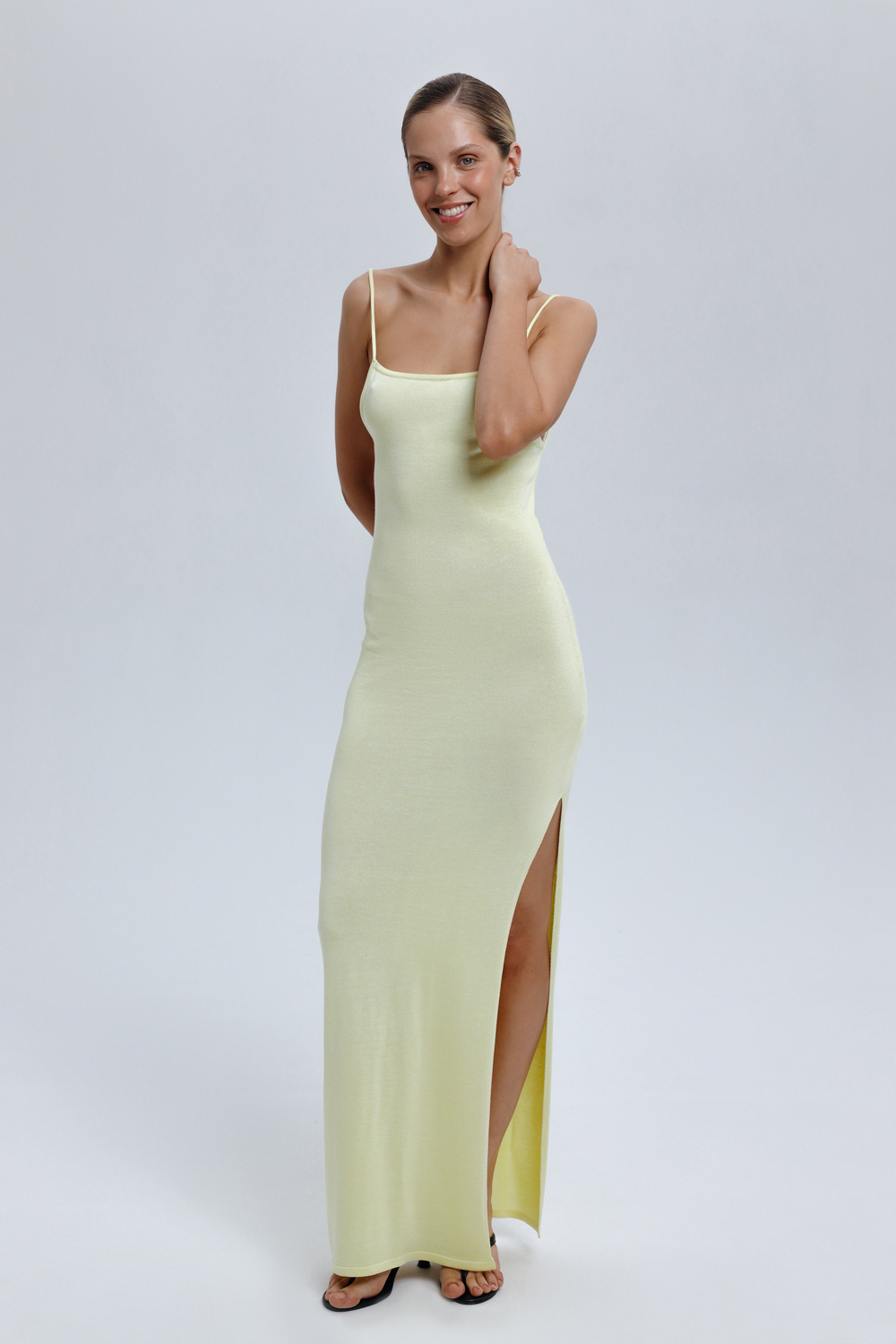 СУКНЯ З ВІДКРИТОЮ СПИНОЮ НА ЗАВ’ЯЗКАХ