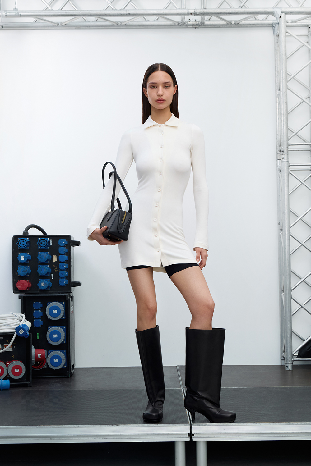 СУКНЯ МІНІ З ҐУДЗИКАМИ