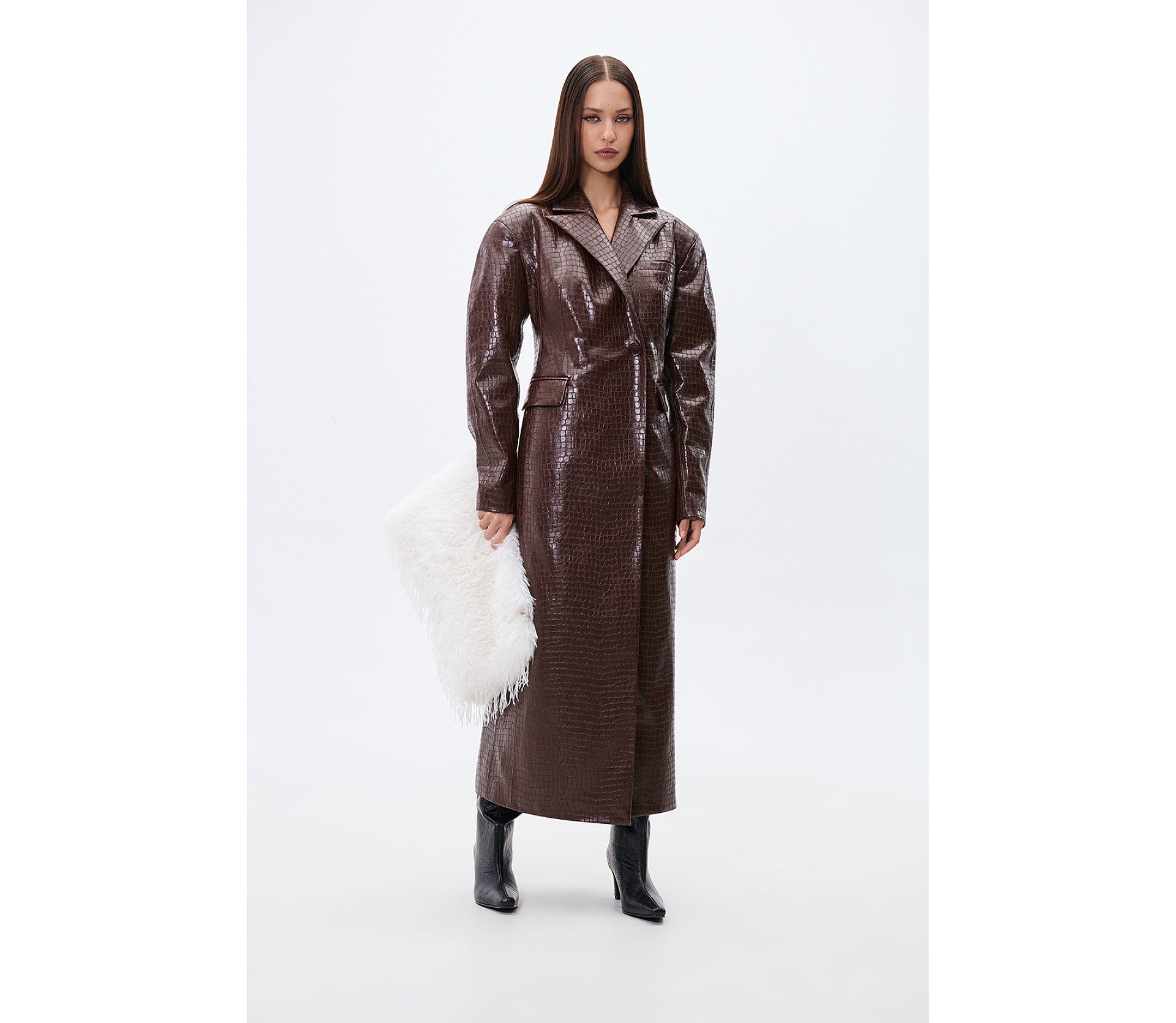 ПАЛЬТО ПРИТАЛЕНЕ З ЕФЕКТОМ КРОКОДИЛА