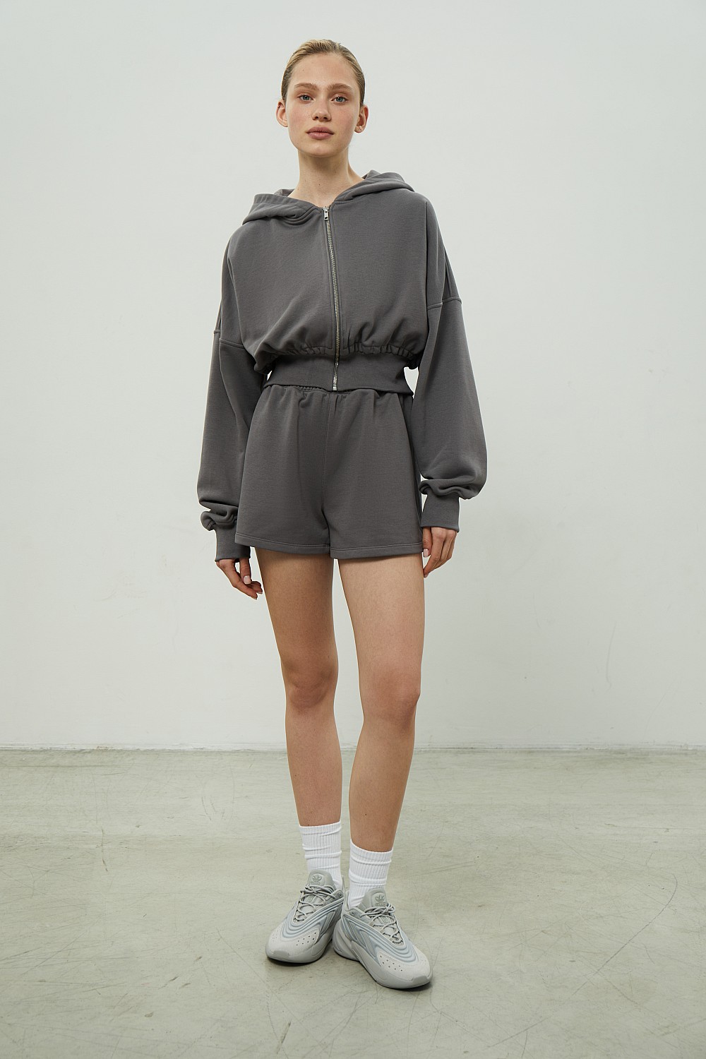 ХУДІ УКОРОЧЕНЕ