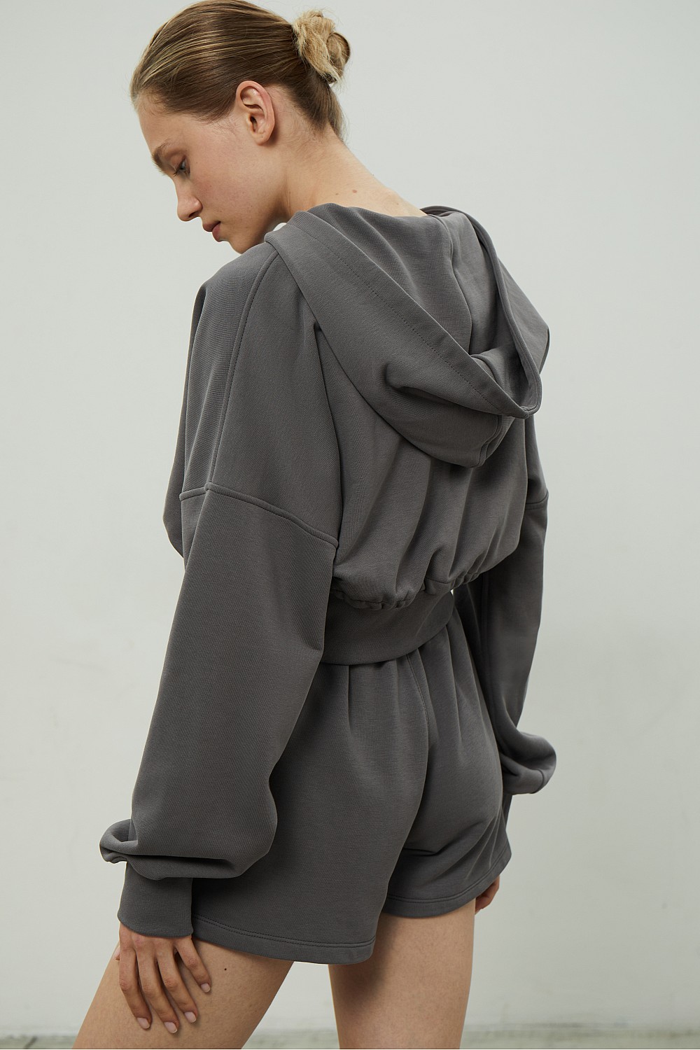 ХУДІ УКОРОЧЕНЕ