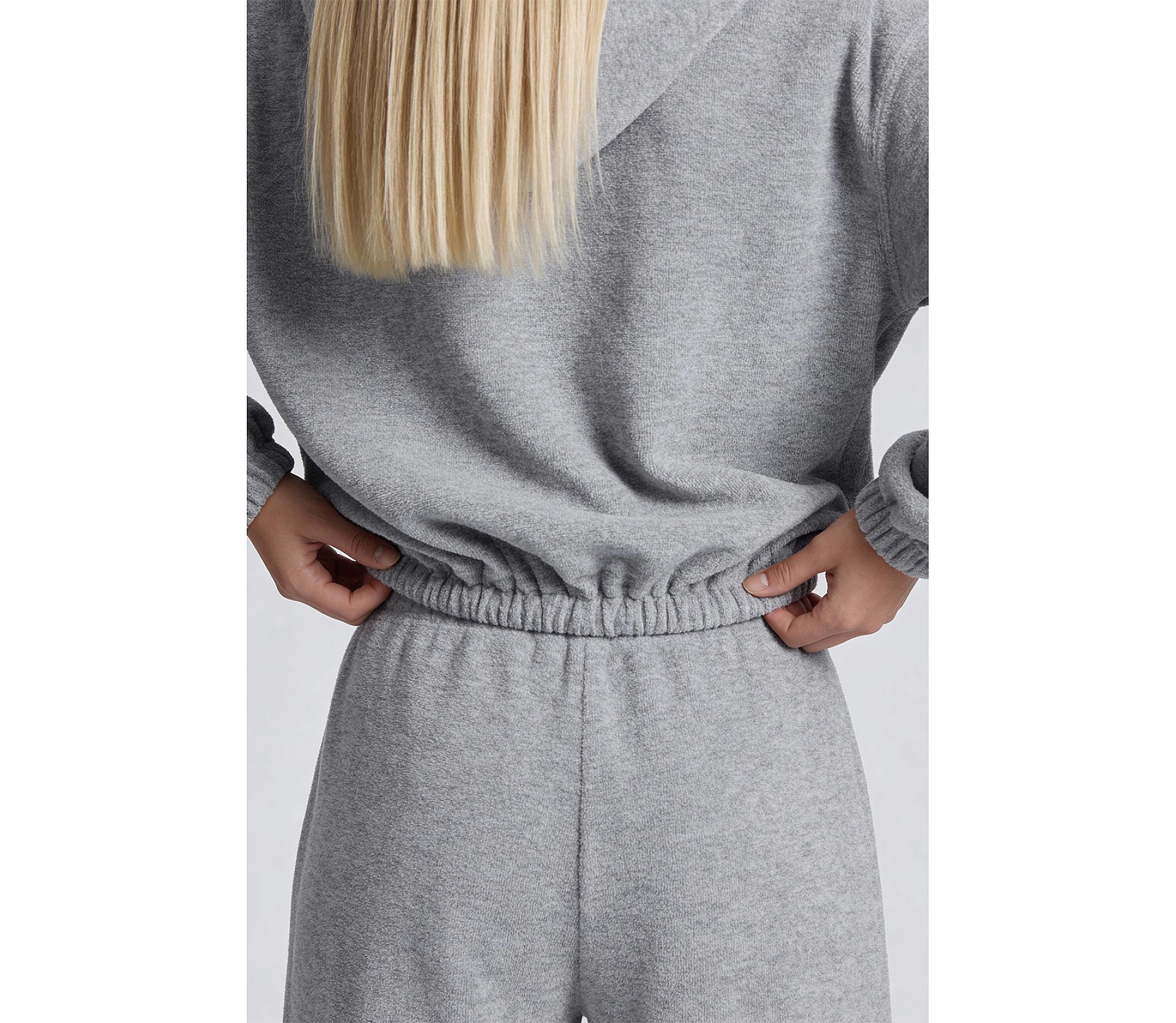 ХУДІ УКОРОЧЕНЕ НА БЛИСКАВЦІ