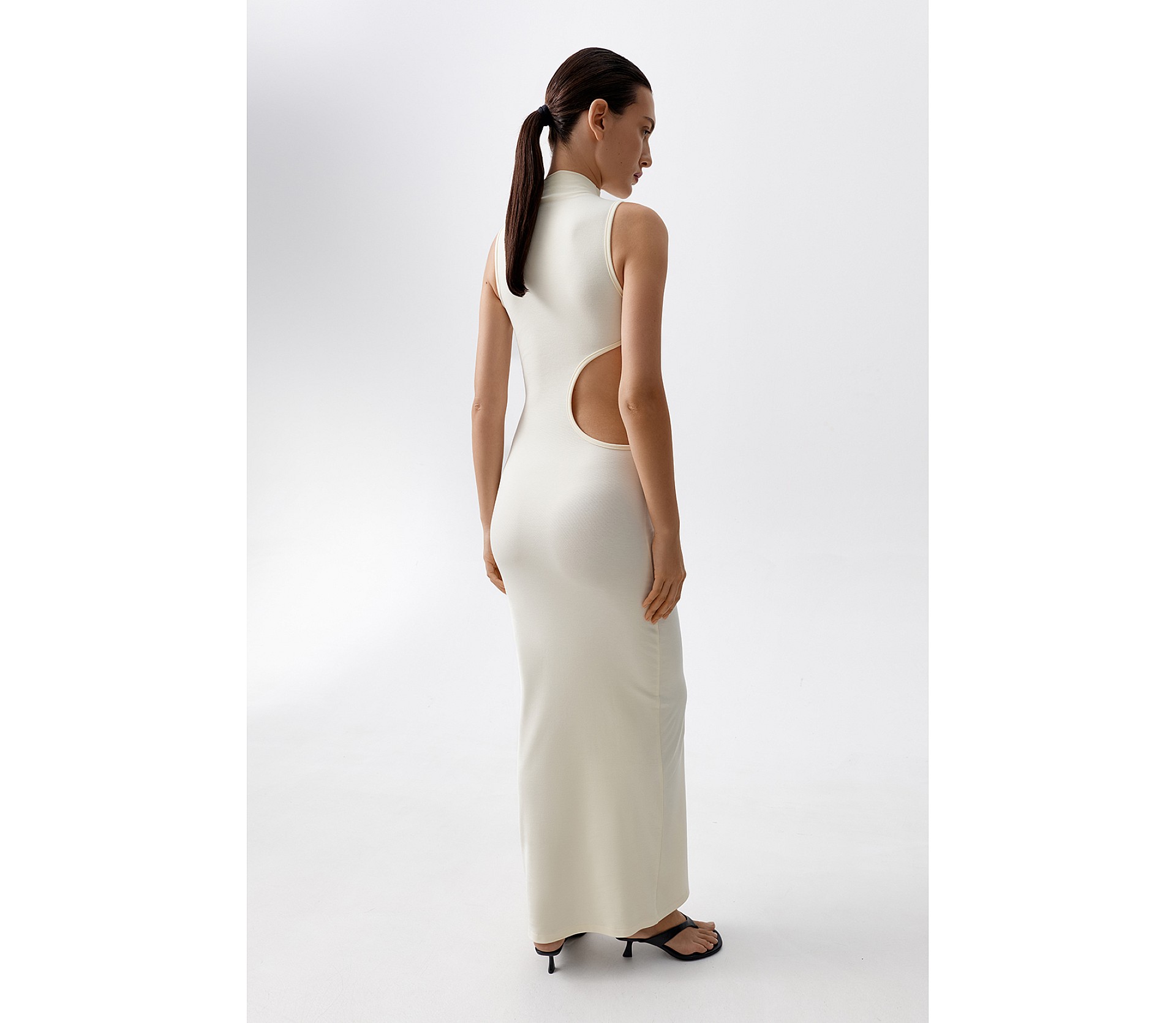 СУКНЯ З АСИМЕТРИЧНИМ ВИРІЗОМ