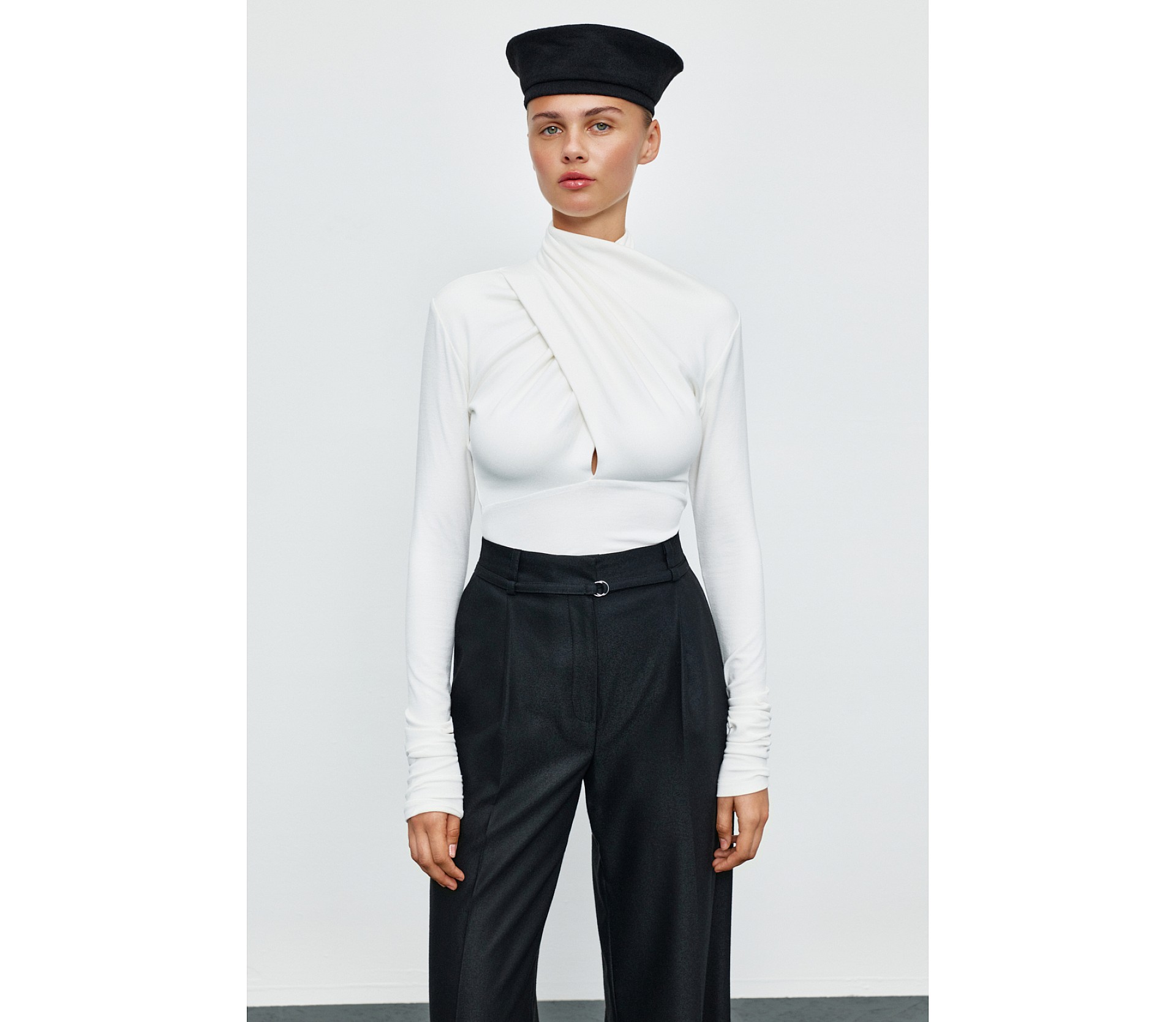 ТОП ДРАПІРОВАНИЙ З ВИСОКОЮ ГОРЛОВИНОЮ