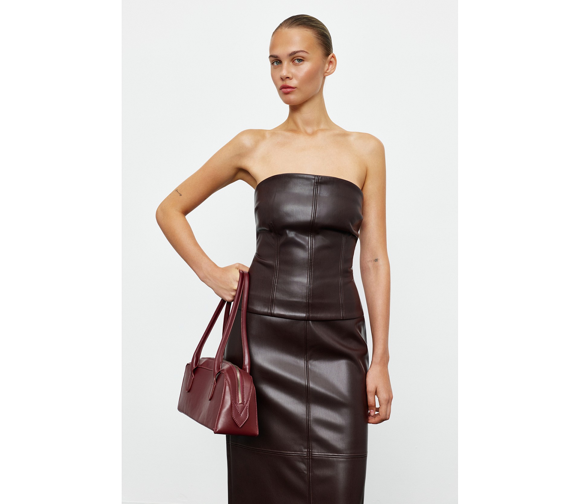 КОРСЕТ З ЕКОШКІРИ