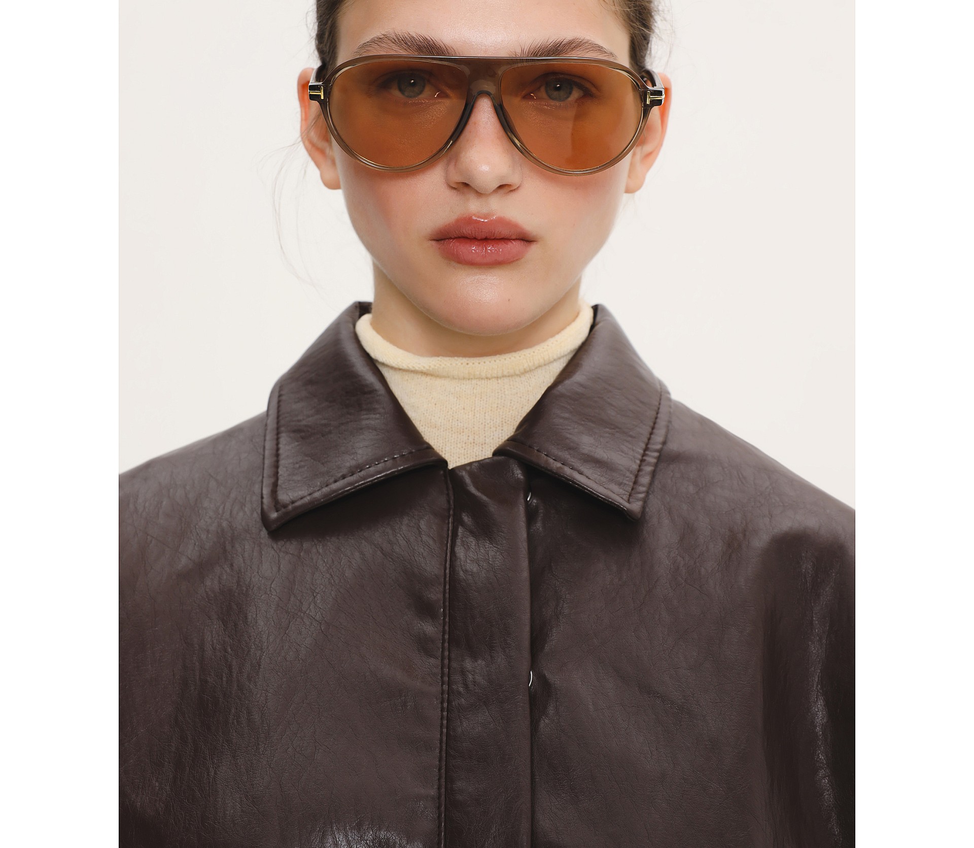 ЖАКЕТ УКОРОЧЕНИЙ НА БЛИСКАВЦІ