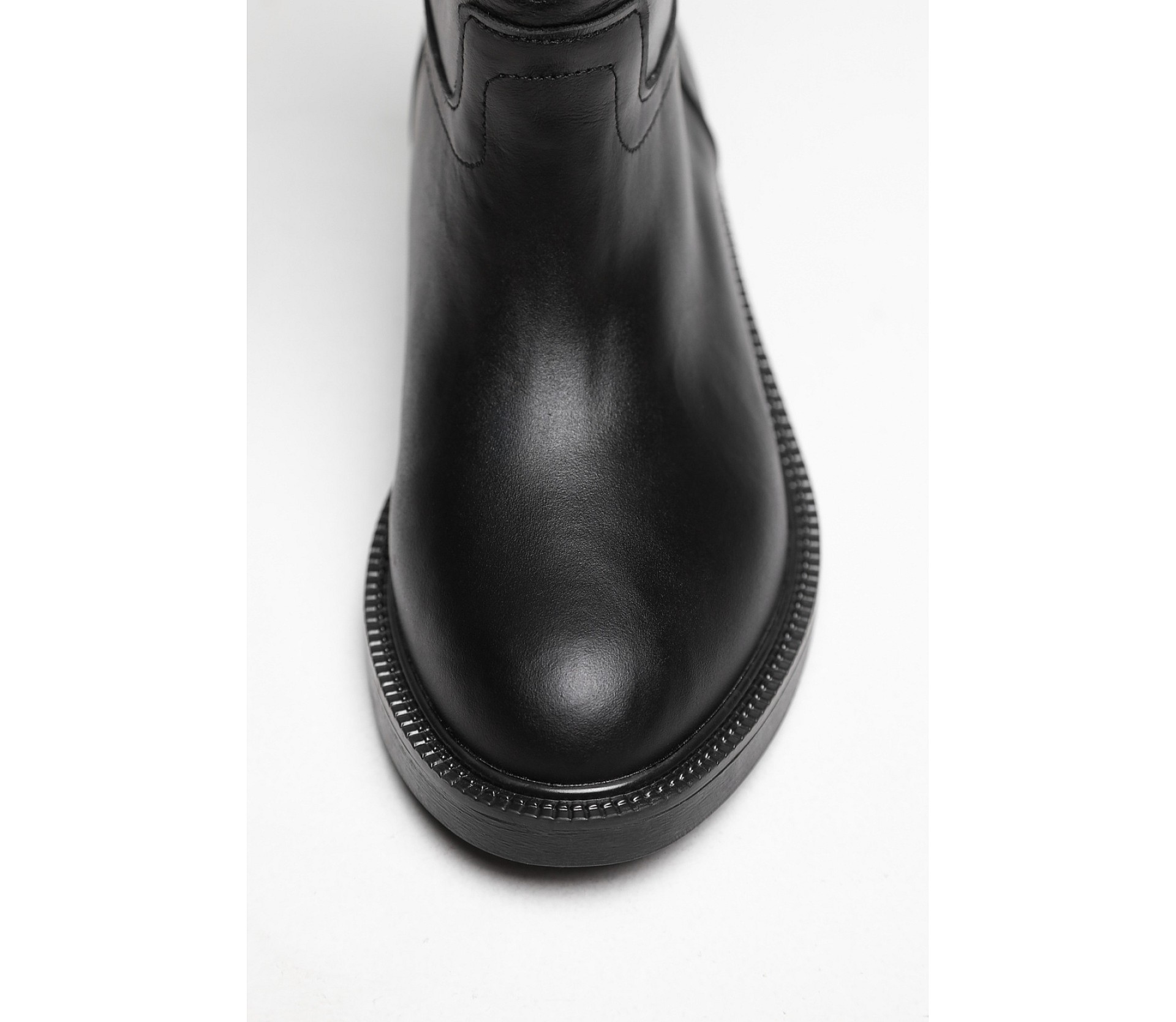 ЧОБОТИ АСИМЕТРИЧНІ