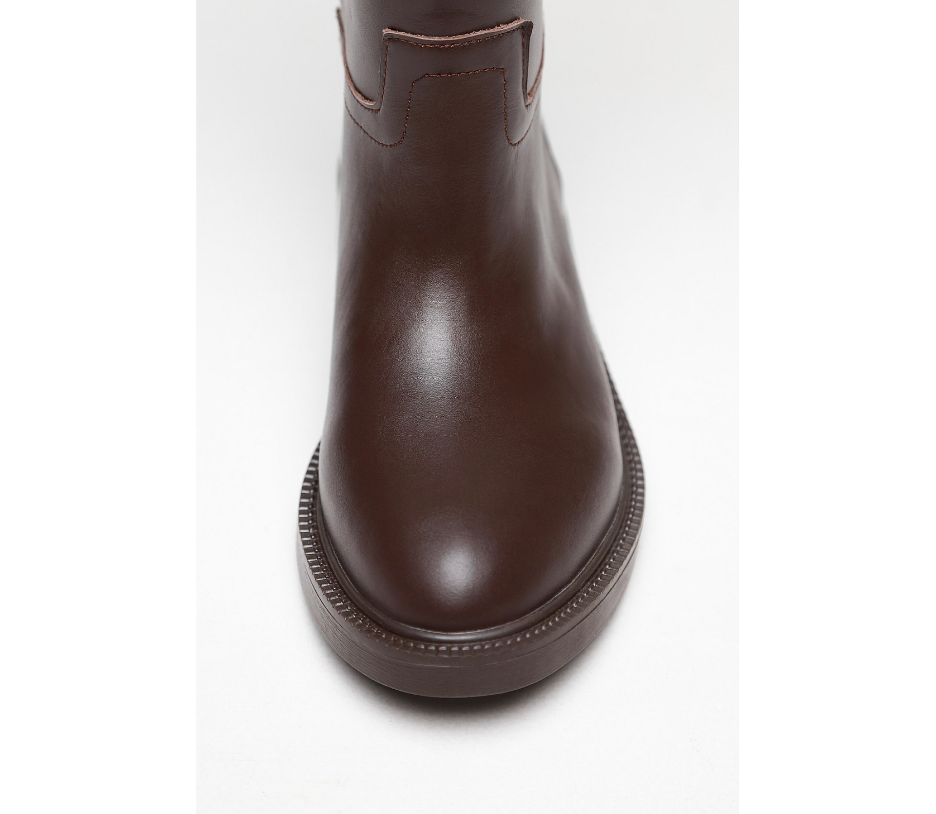 ЧОБОТИ АСИМЕТРИЧНІ