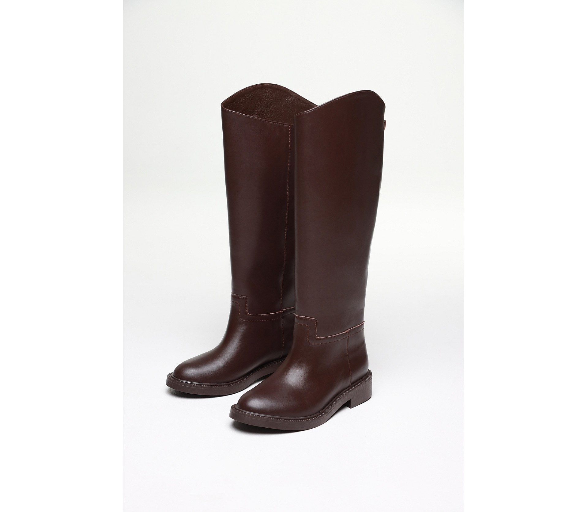 ЧОБОТИ АСИМЕТРИЧНІ