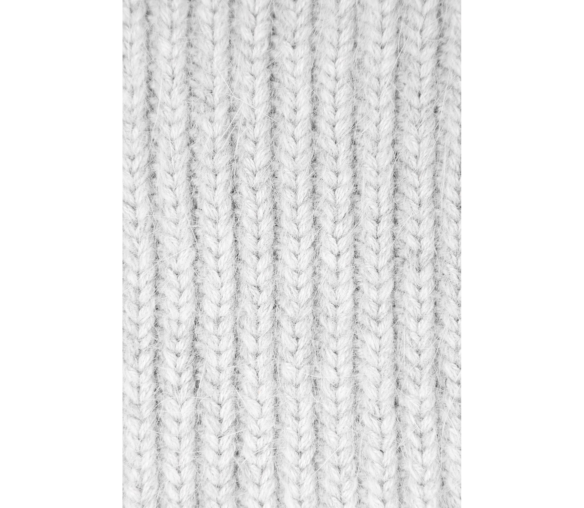 В'ЯЗАНА ШАПКА З АНГОРИ