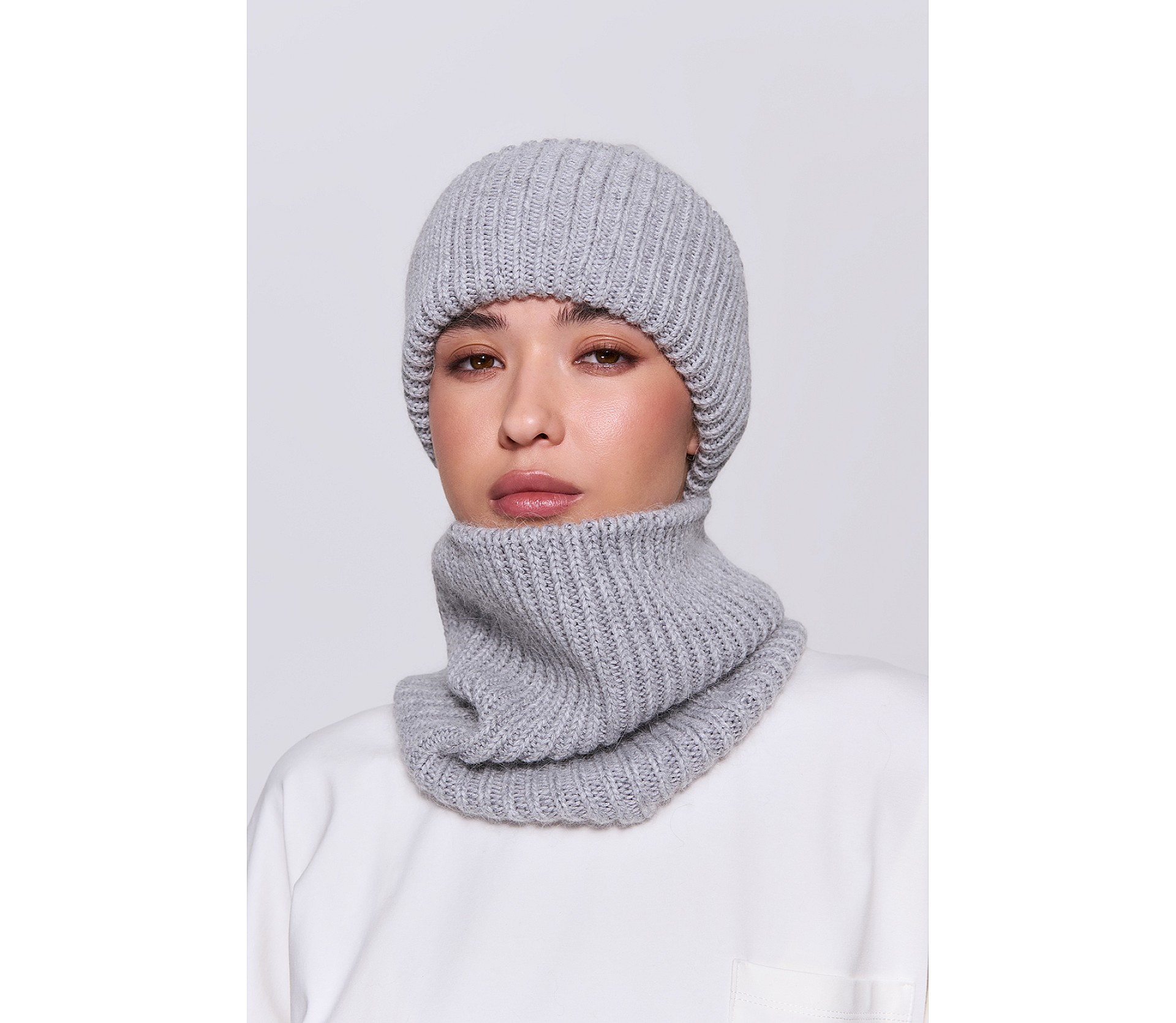 В'ЯЗАНА ШАПКА З АНГОРИ