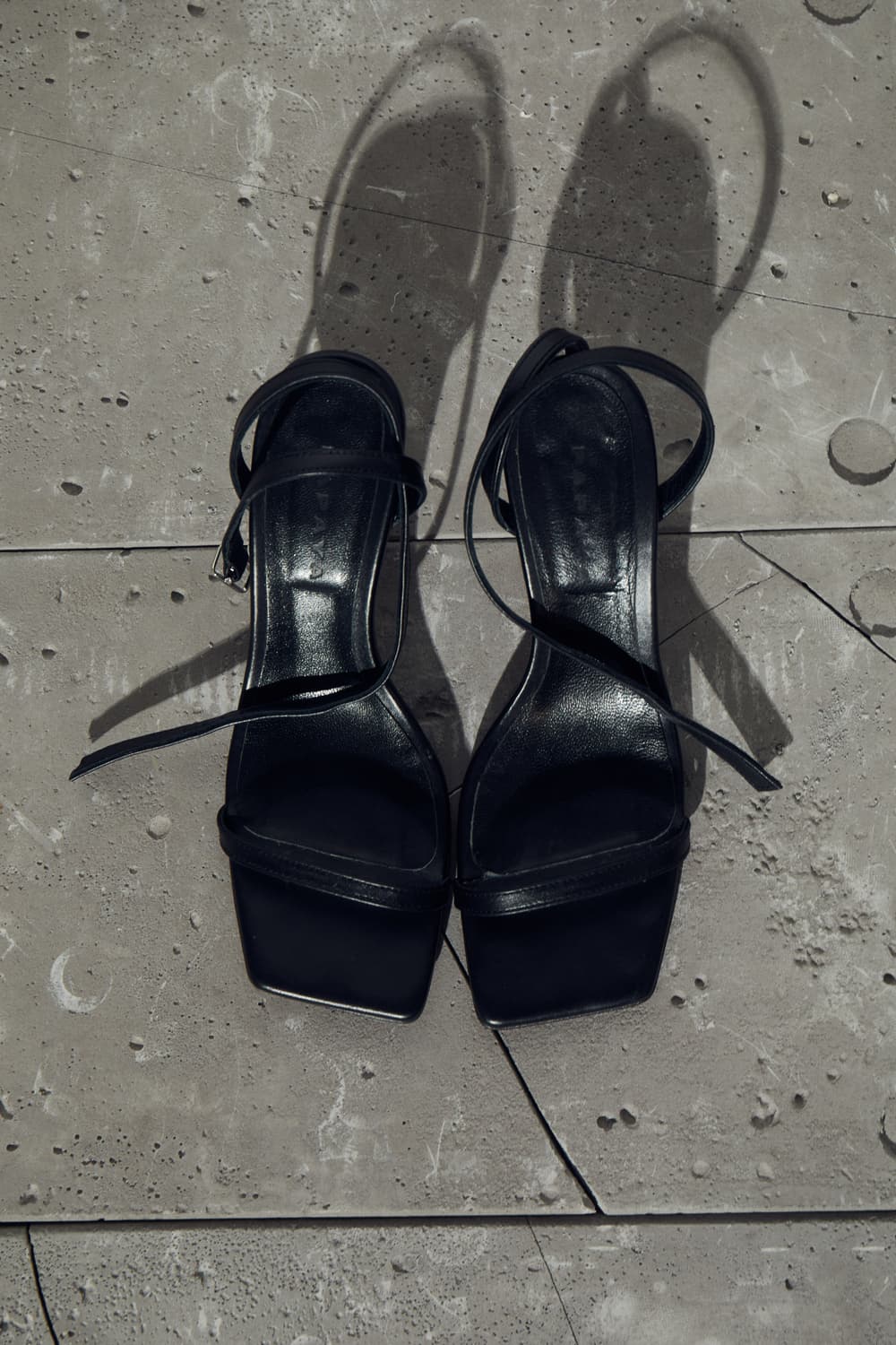 БОСОНІЖКИ НА ПІДБОРАХ