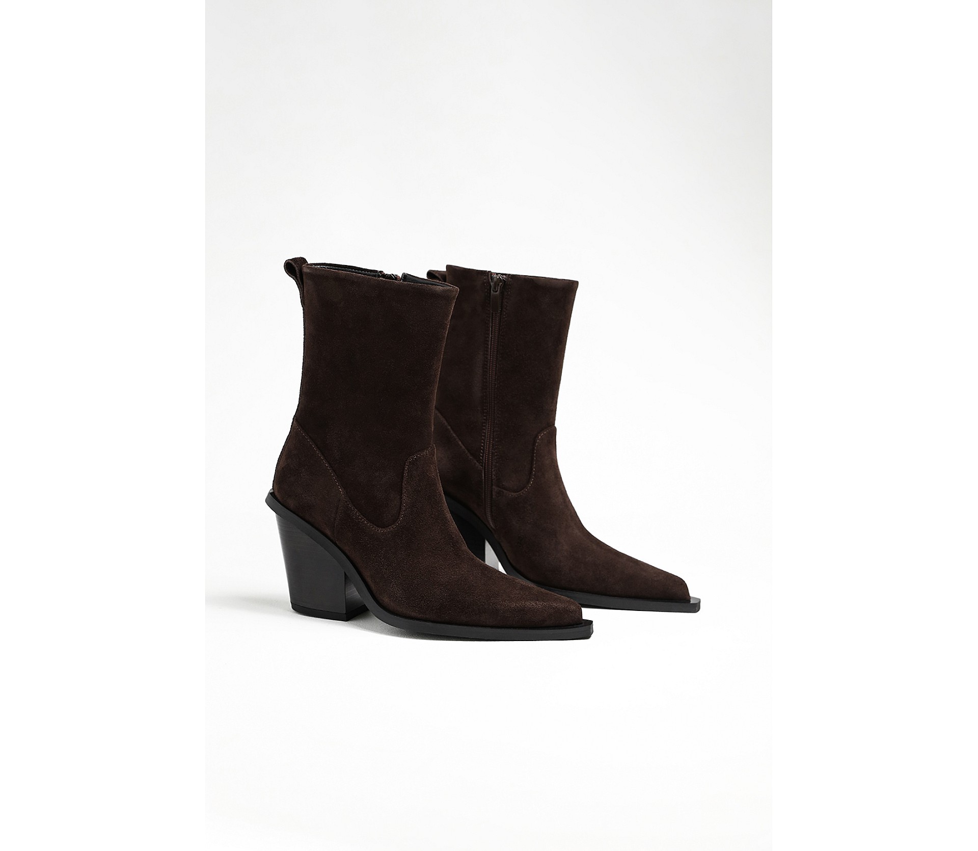 КОВБОЙКИ НА ПІДБОРАХ