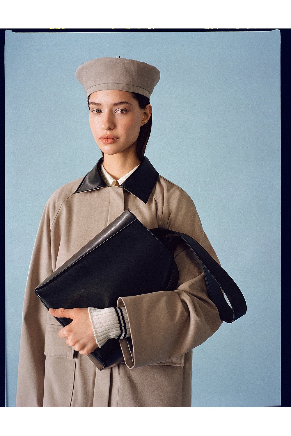 КУРТКА З КОНТРАСТНИМ КОМІРОМ