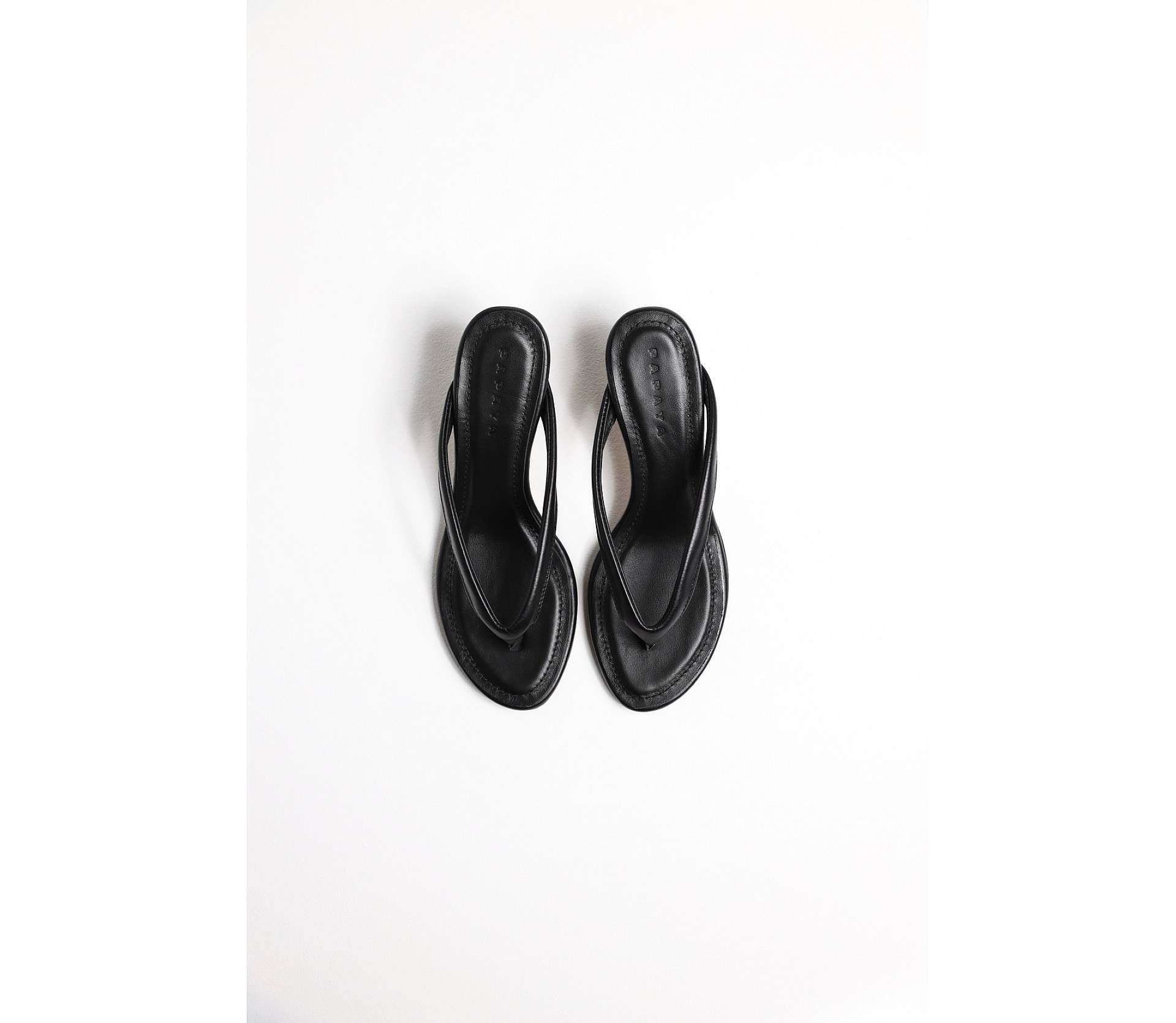 МЮЛІ НА НИЗЬКИХ ПІДБОРАХ