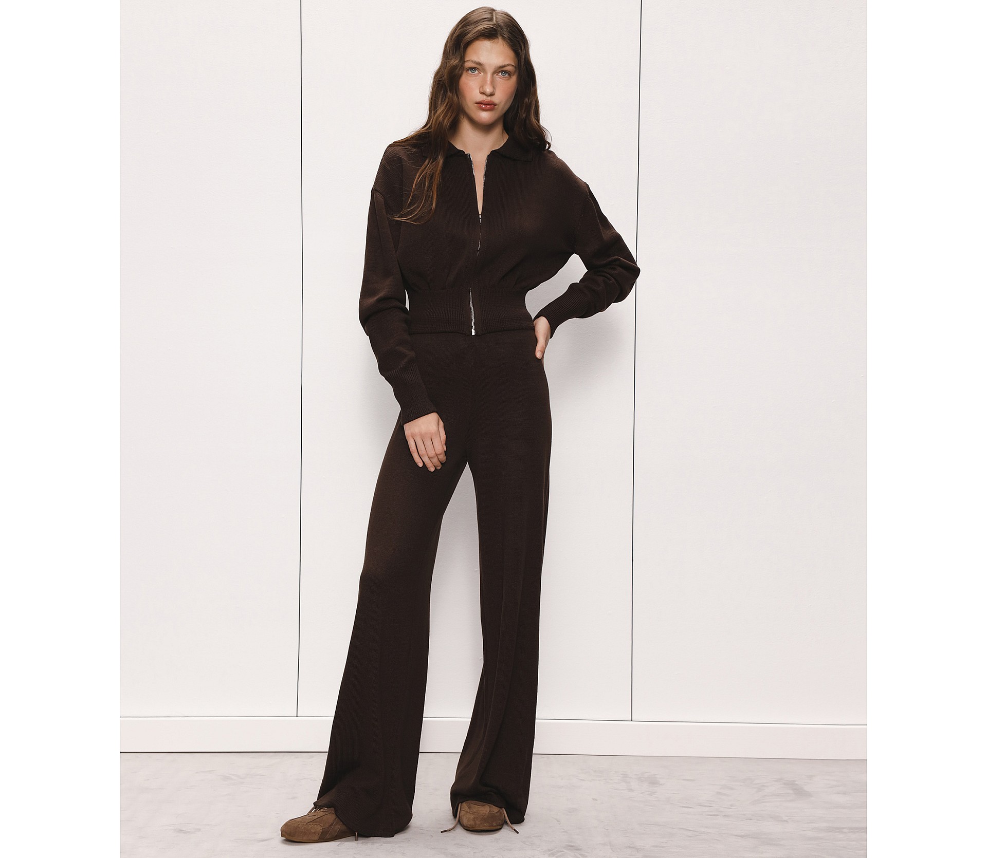 ШТАНИ З ТОНКОЇ В'ЯЗКИ