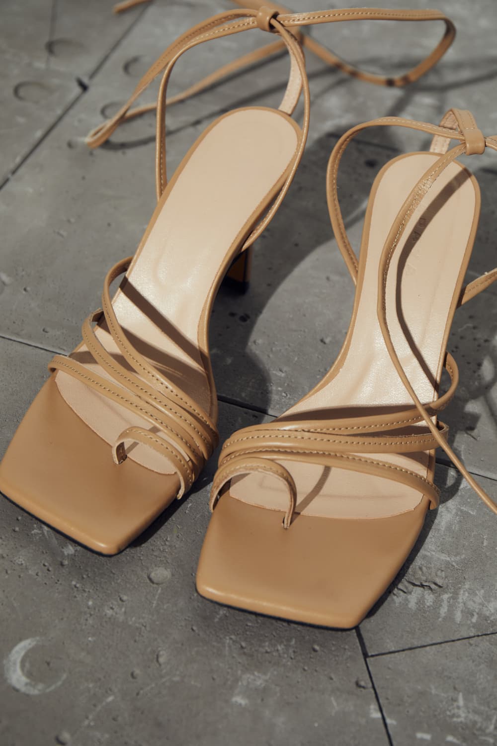 БОСОНІЖКИ ЗІ ЗАВ'ЯЗКАМИ