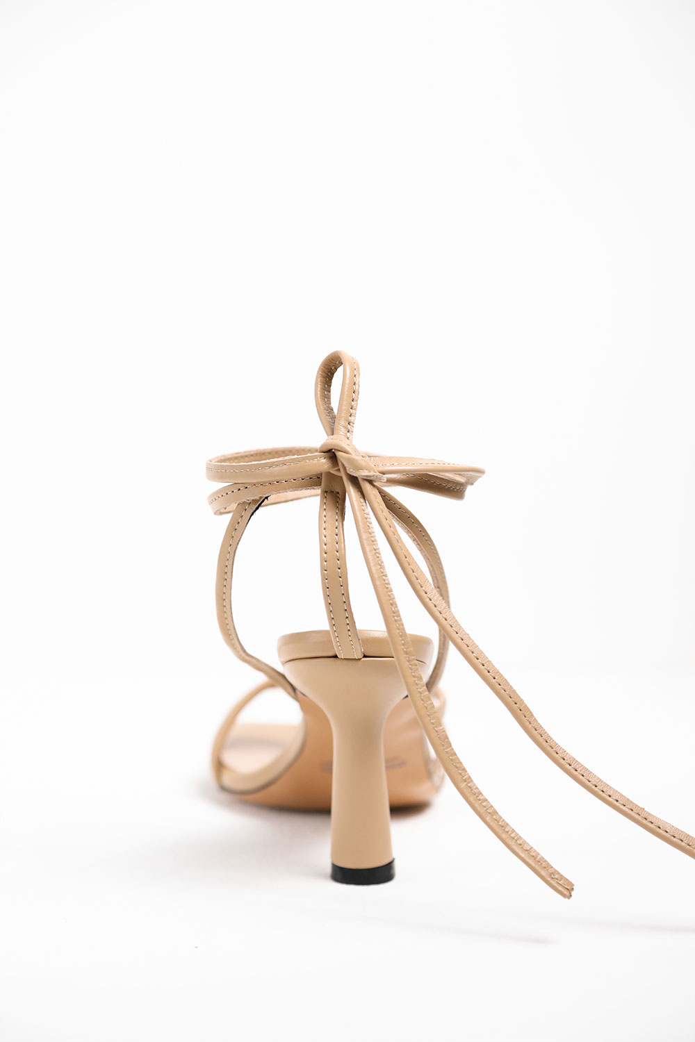 БОСОНІЖКИ ЗІ ЗАВ'ЯЗКАМИ