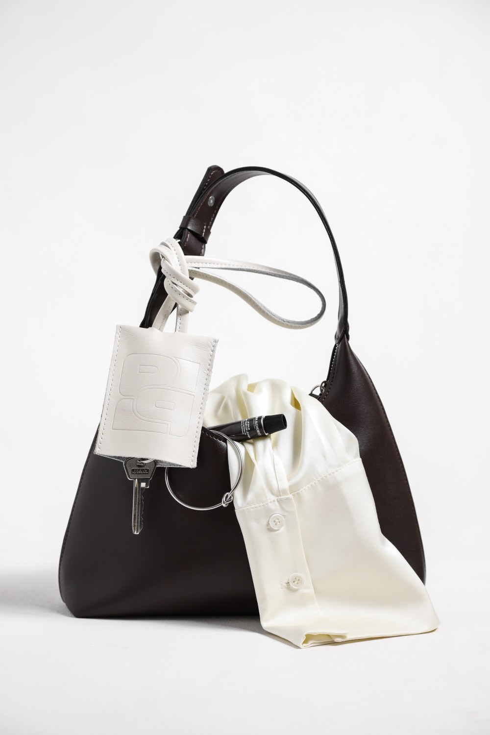 КЛЮЧНИЦЯ В ЗОЛОТІ