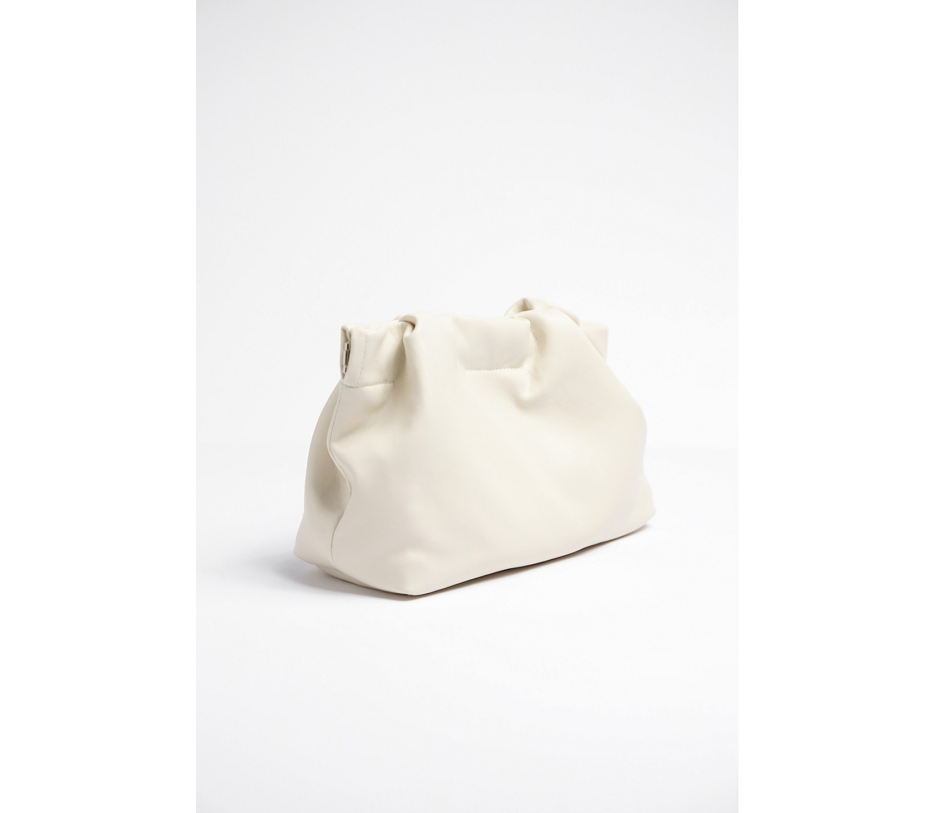 КЛАТЧ ДЛЯ МАКІЯЖУ