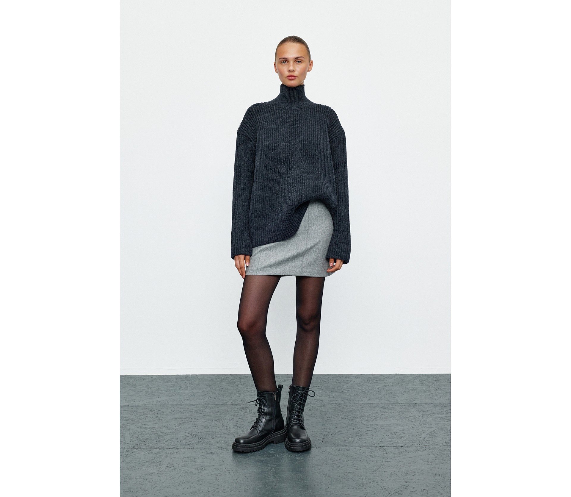 СВЕТР З ВИСОКОЮ ГОРЛОВИНОЮ