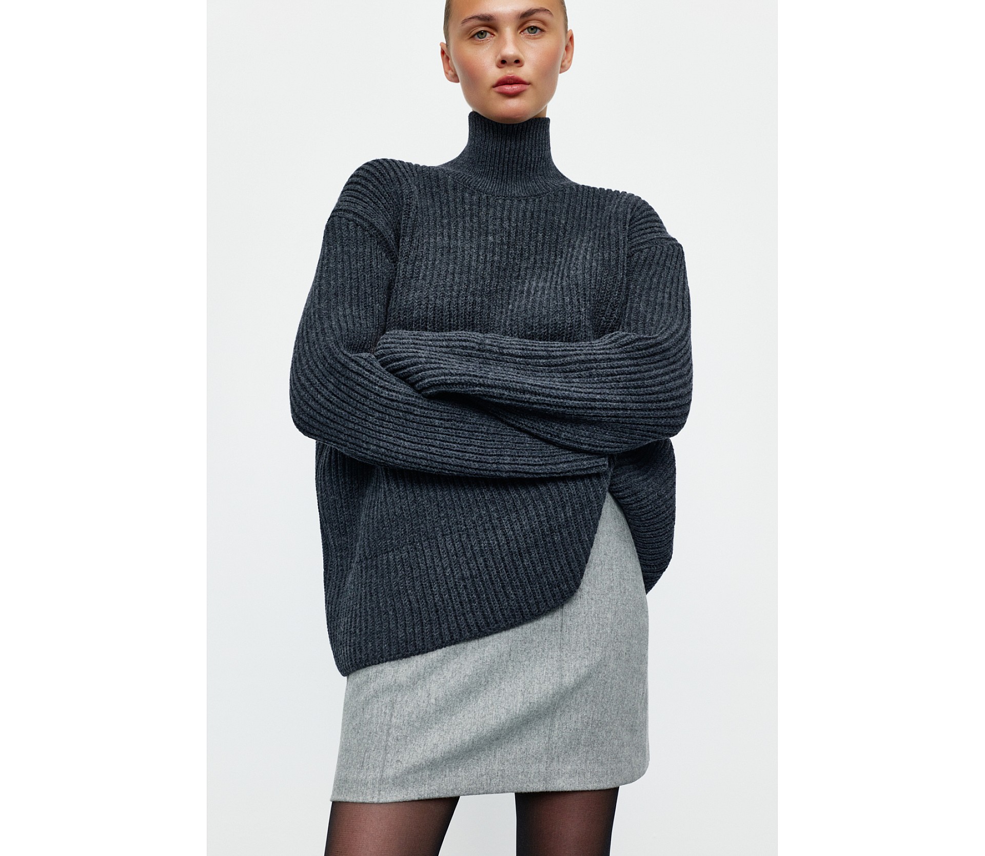 СВЕТР З ВИСОКОЮ ГОРЛОВИНОЮ