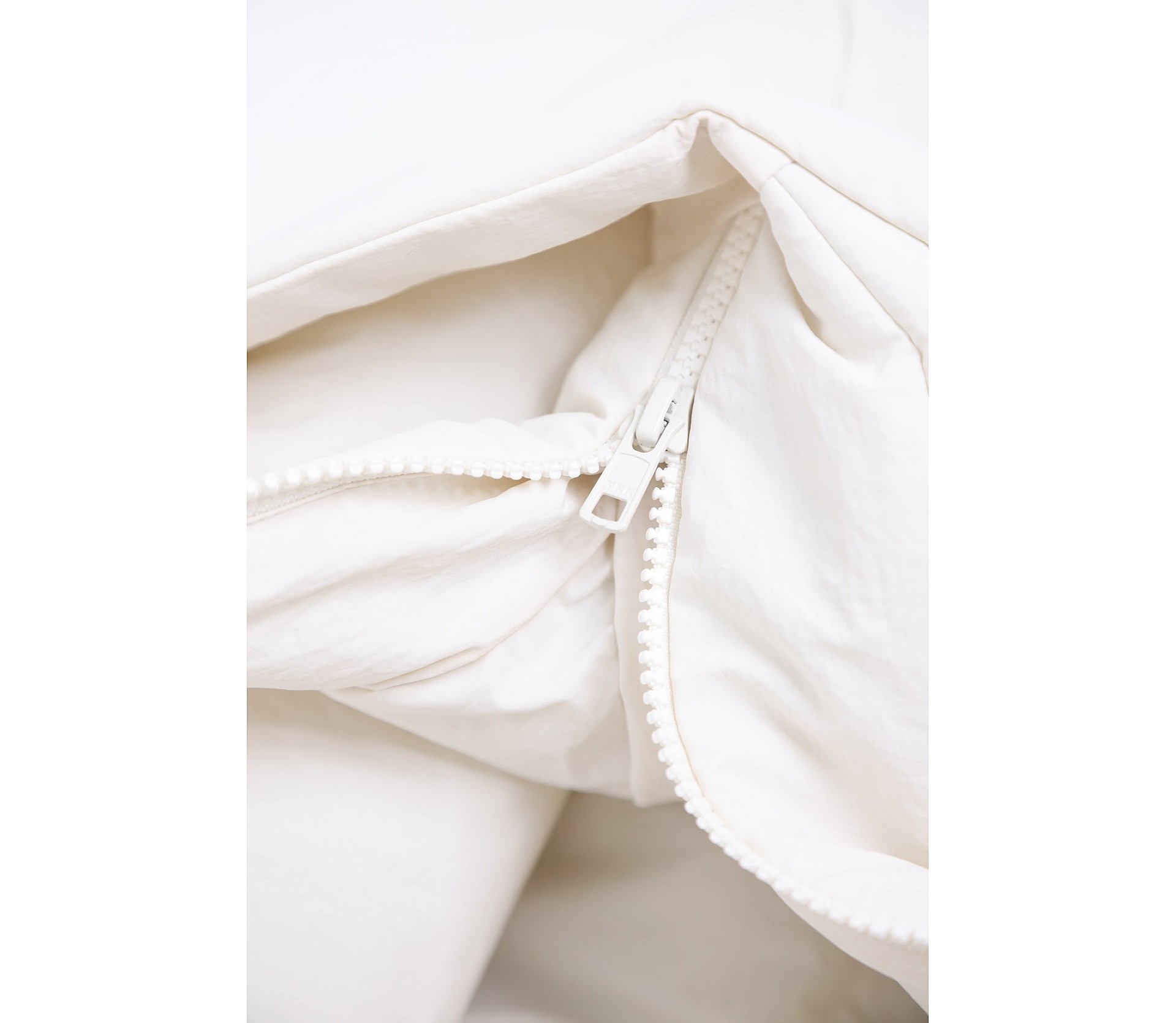 СУМКА НЕЙЛОНОВА НА ПЛЕЧЕ