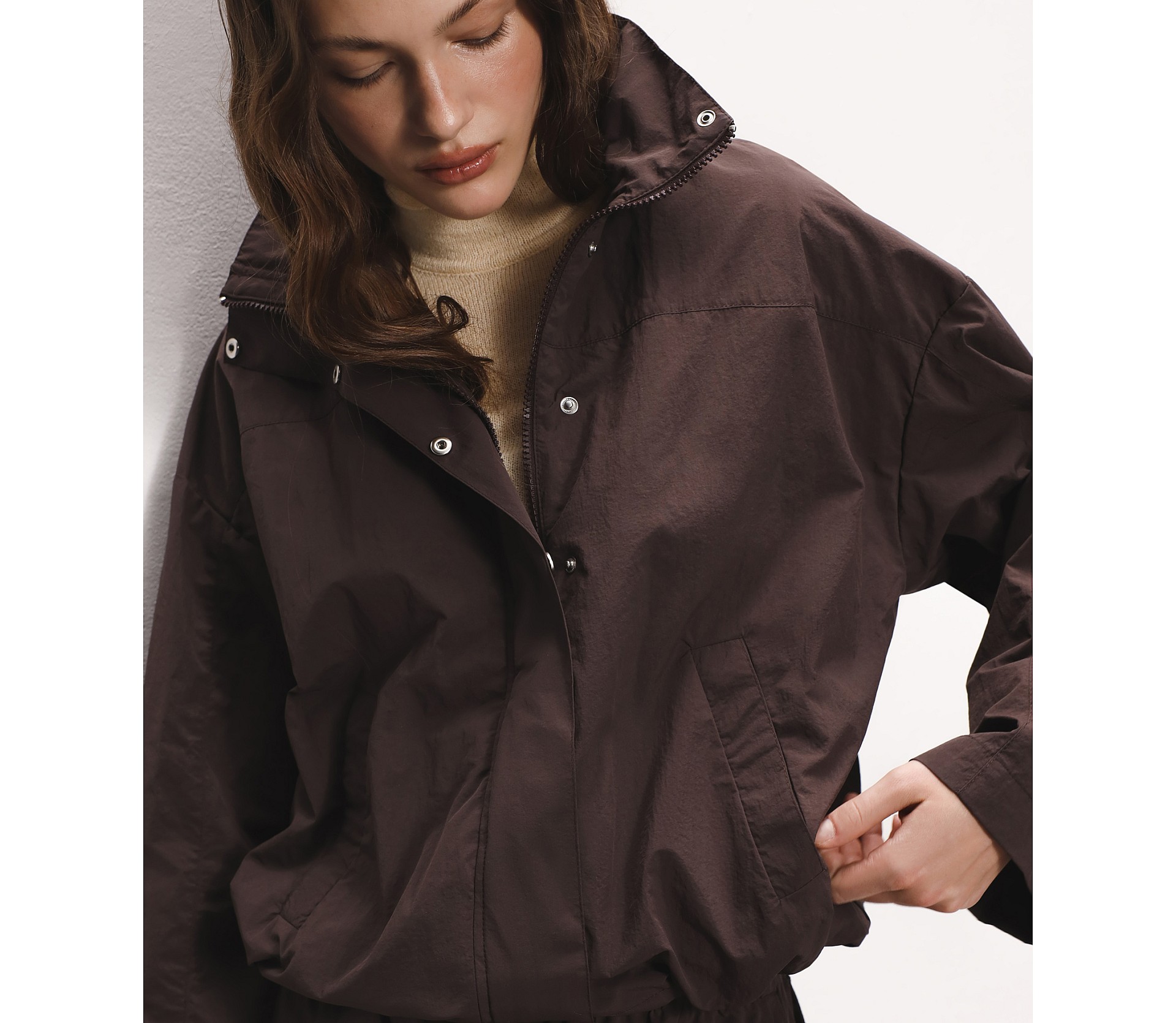 КУРТКА НЕЙЛОНОВА НА БЛИСКАВЦІ