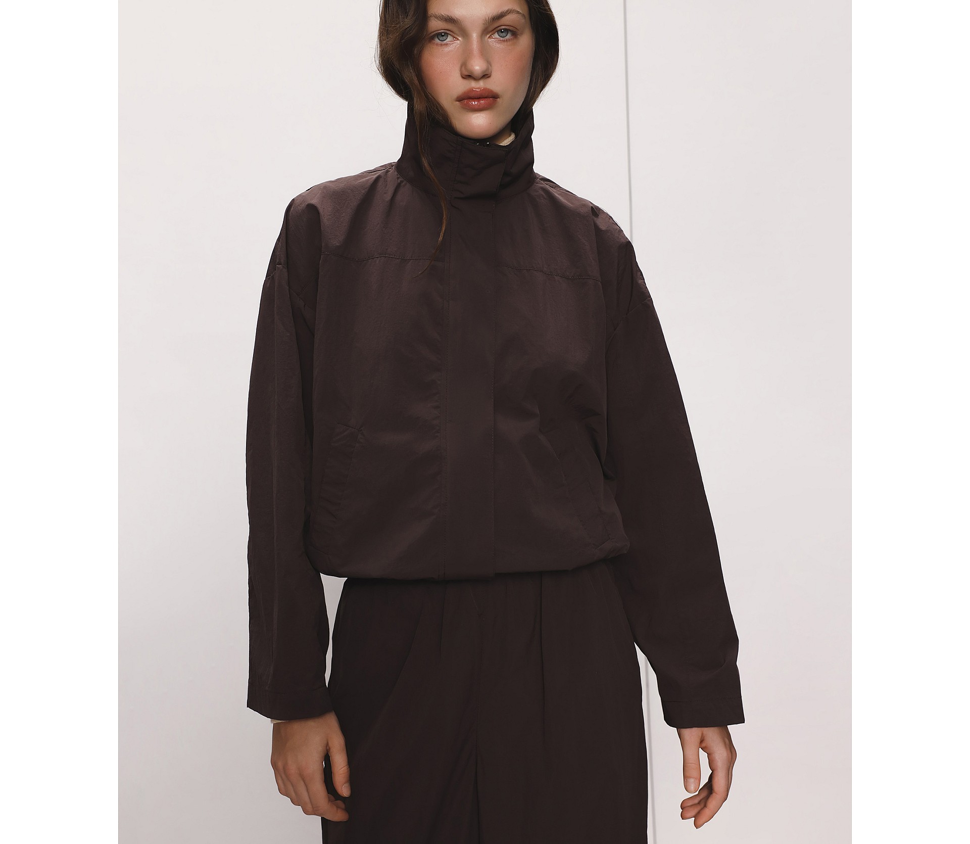 КУРТКА НЕЙЛОНОВА НА БЛИСКАВЦІ