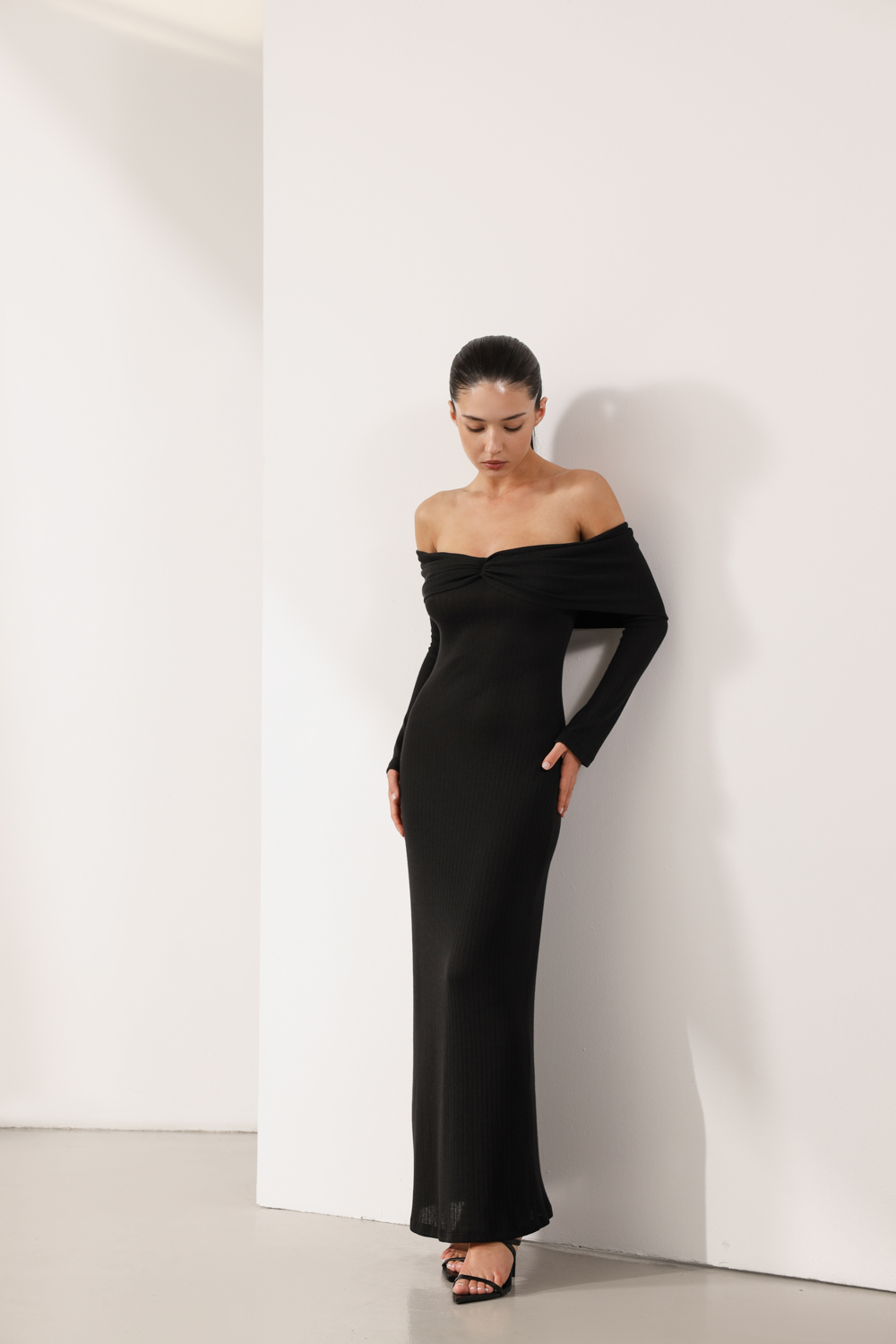 СУКНЯ МАКСІ З ВІДКРИТИМИ ПЛЕЧИМА