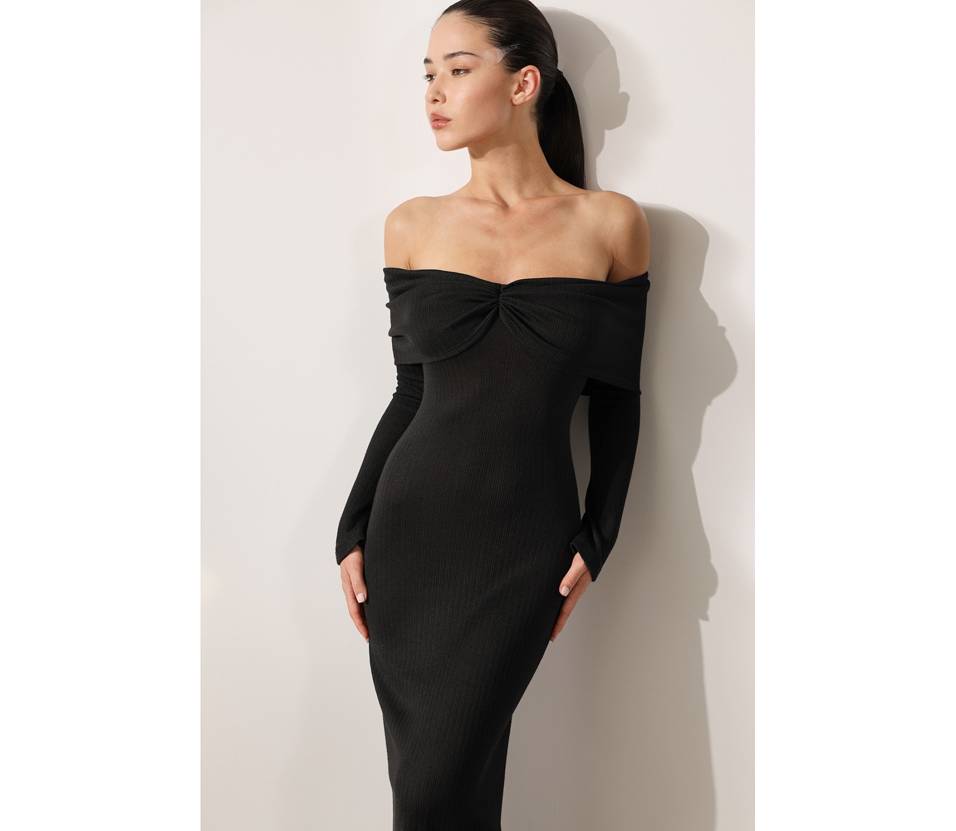 СУКНЯ МАКСІ З ВІДКРИТИМИ ПЛЕЧИМА