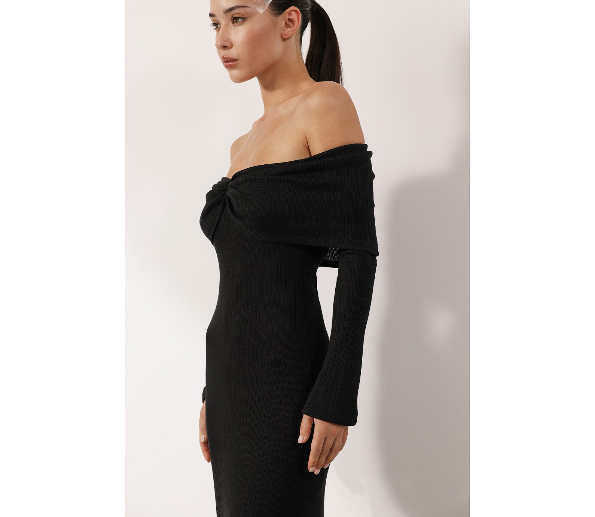 СУКНЯ МАКСІ З ВІДКРИТИМИ ПЛЕЧИМА