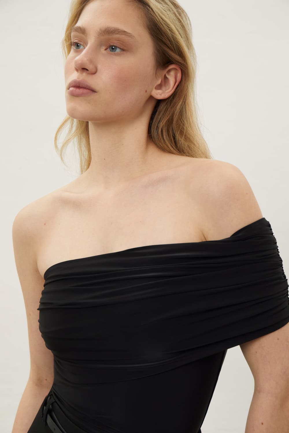 ТОП З ВІДКРИТИМ ПЛЕЧЕМ