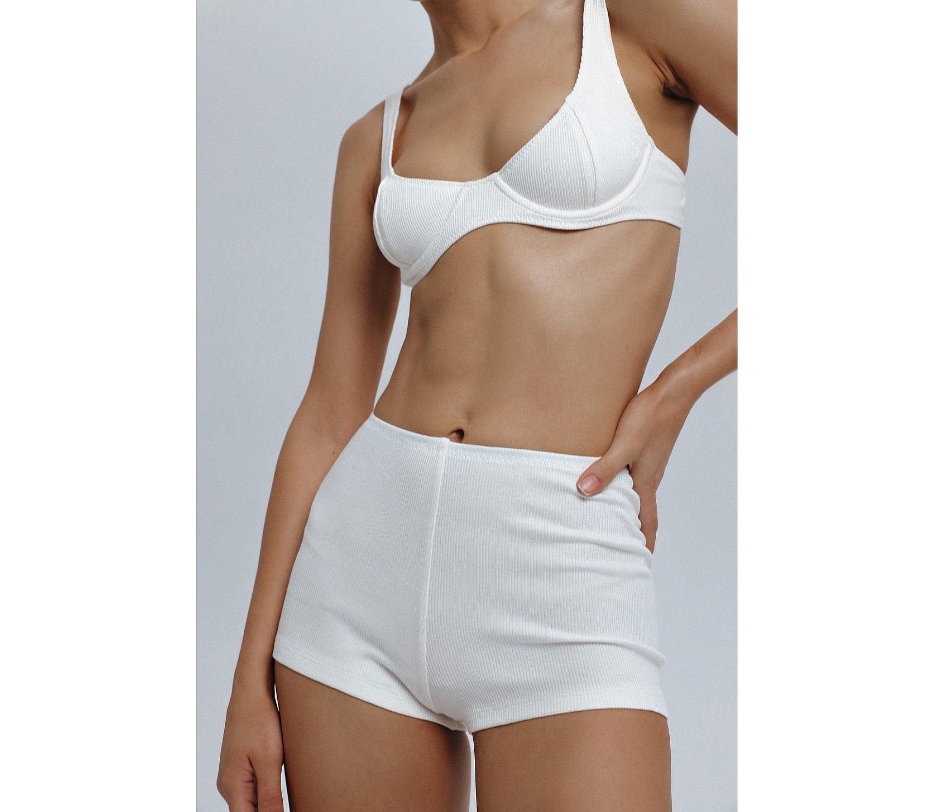 КОМПЛЕКТ ІЗ БРА ТА ШОРТІВ