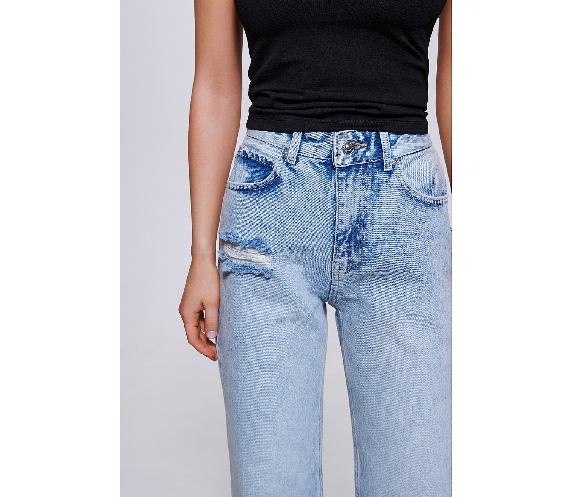 ДЖИНСИ З РОЗРІЗАМИ