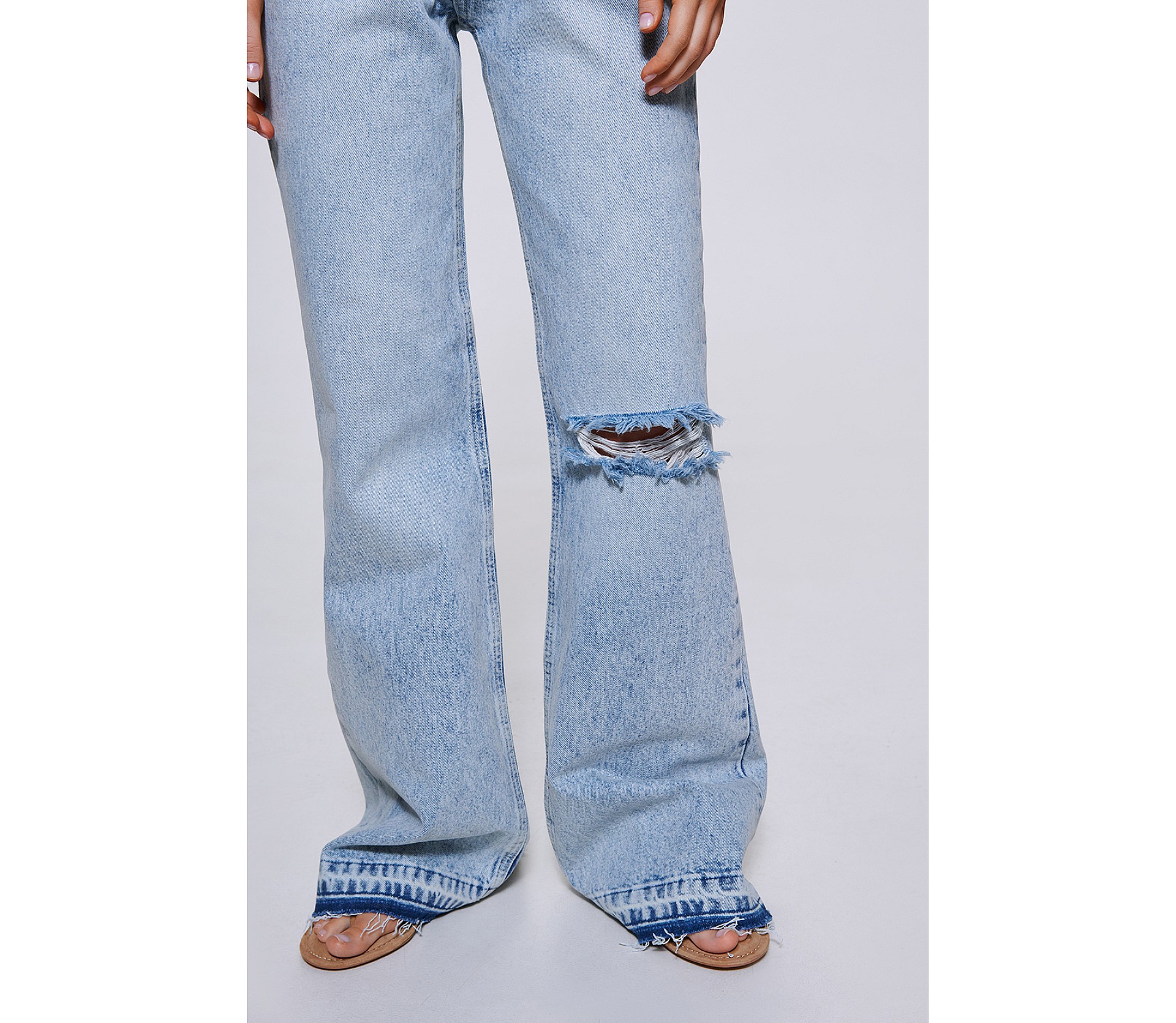 ДЖИНСИ З РОЗРІЗАМИ