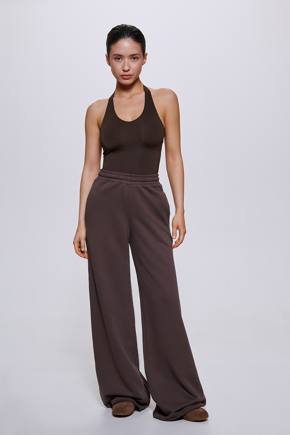 БОДІ З V-ПОДІБНИМ ВИРІЗОМ