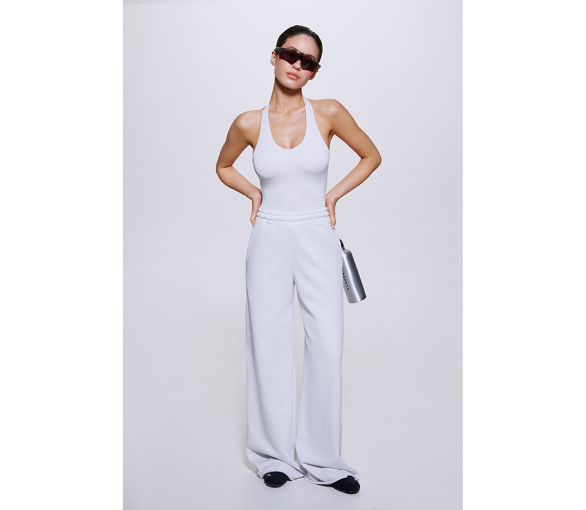 БОДІ З V-ПОДІБНИМ ВИРІЗОМ