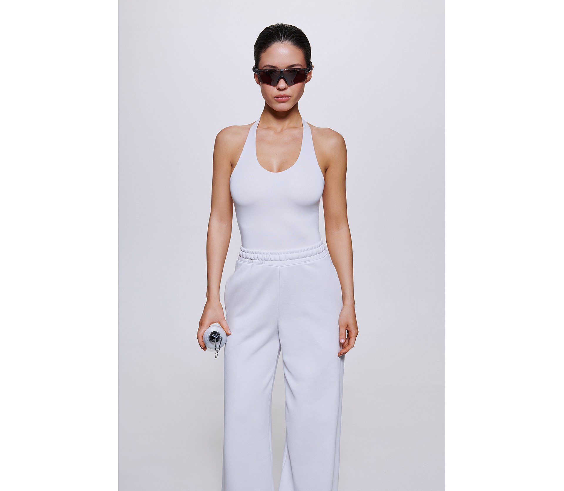 БОДІ З V-ПОДІБНИМ ВИРІЗОМ