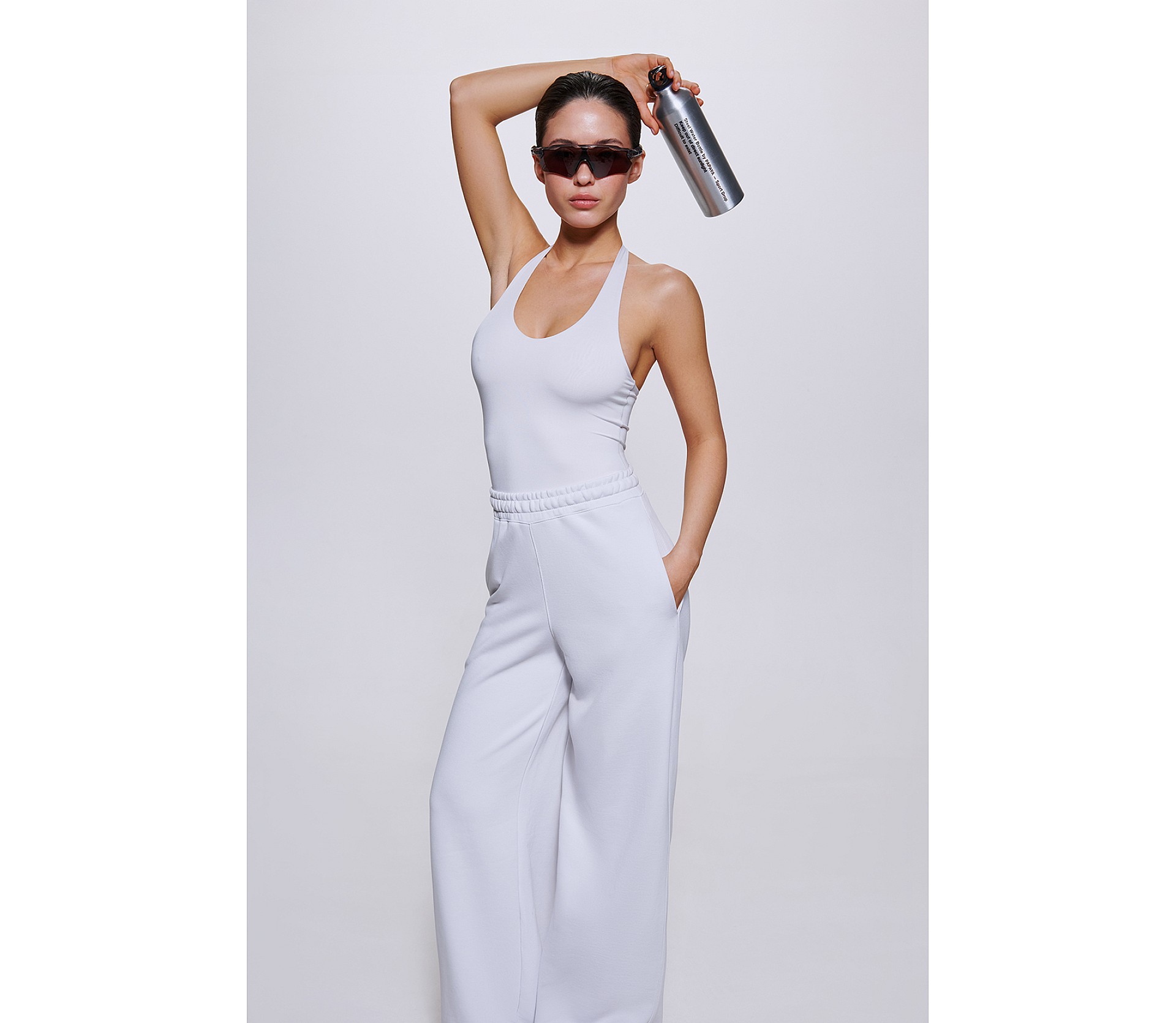 БОДІ З V-ПОДІБНИМ ВИРІЗОМ