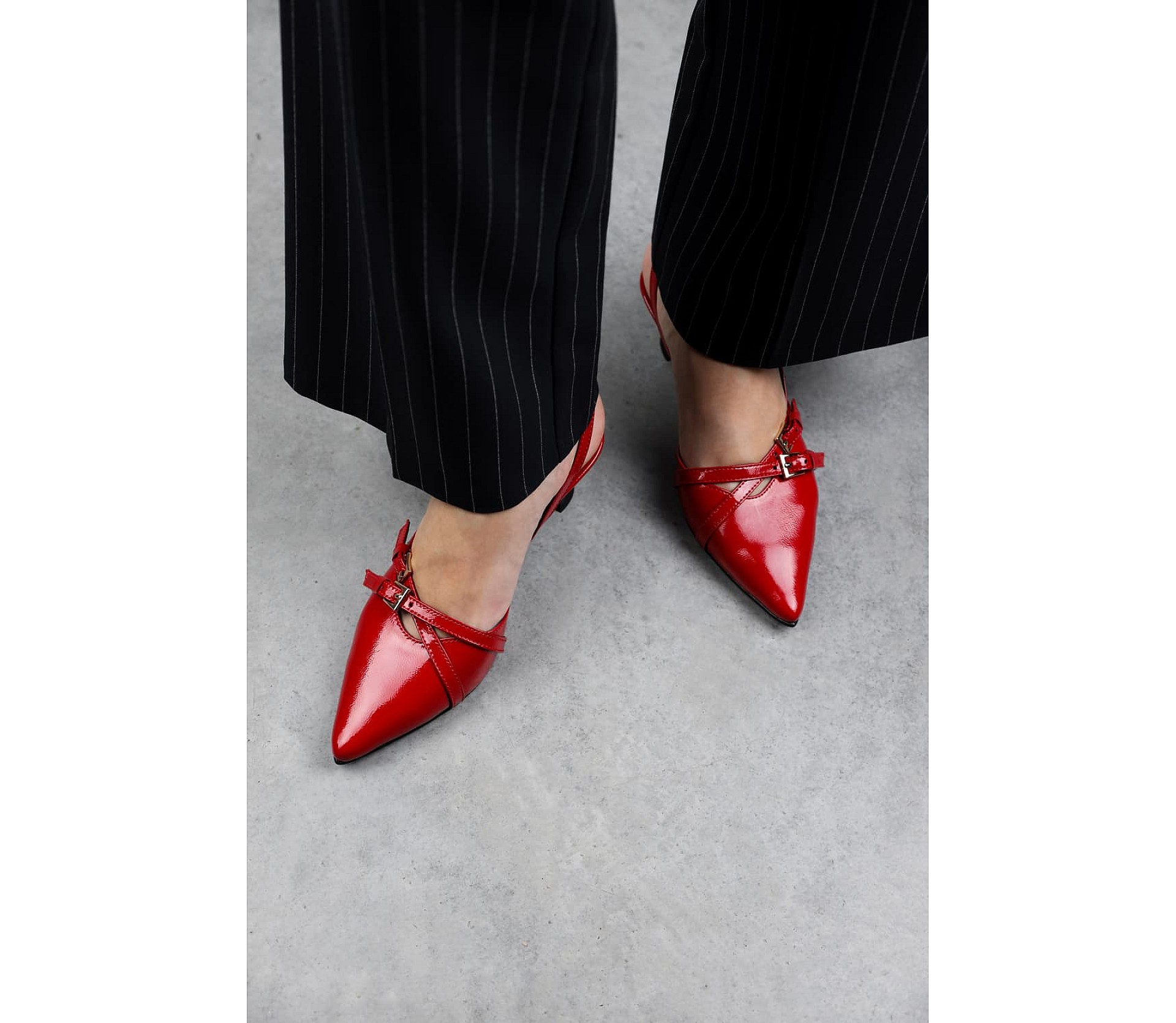 СЛІНГБЕКИ З РЕМІНЦЯМИ