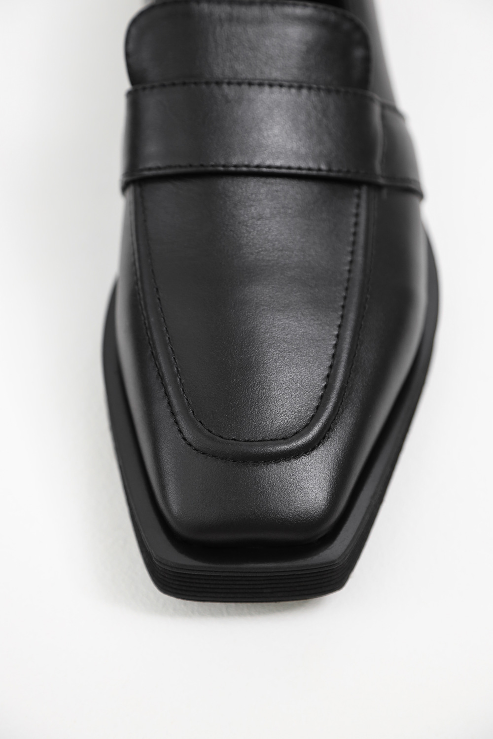 ЛОФЕРИ З КВАДРАТНИМ НОСКОМ