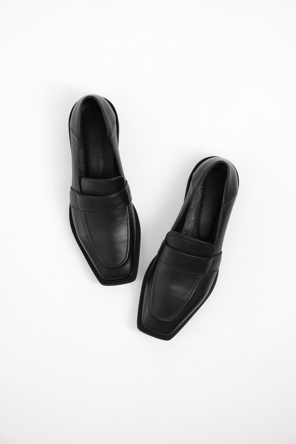 ЛОФЕРИ З КВАДРАТНИМ НОСКОМ