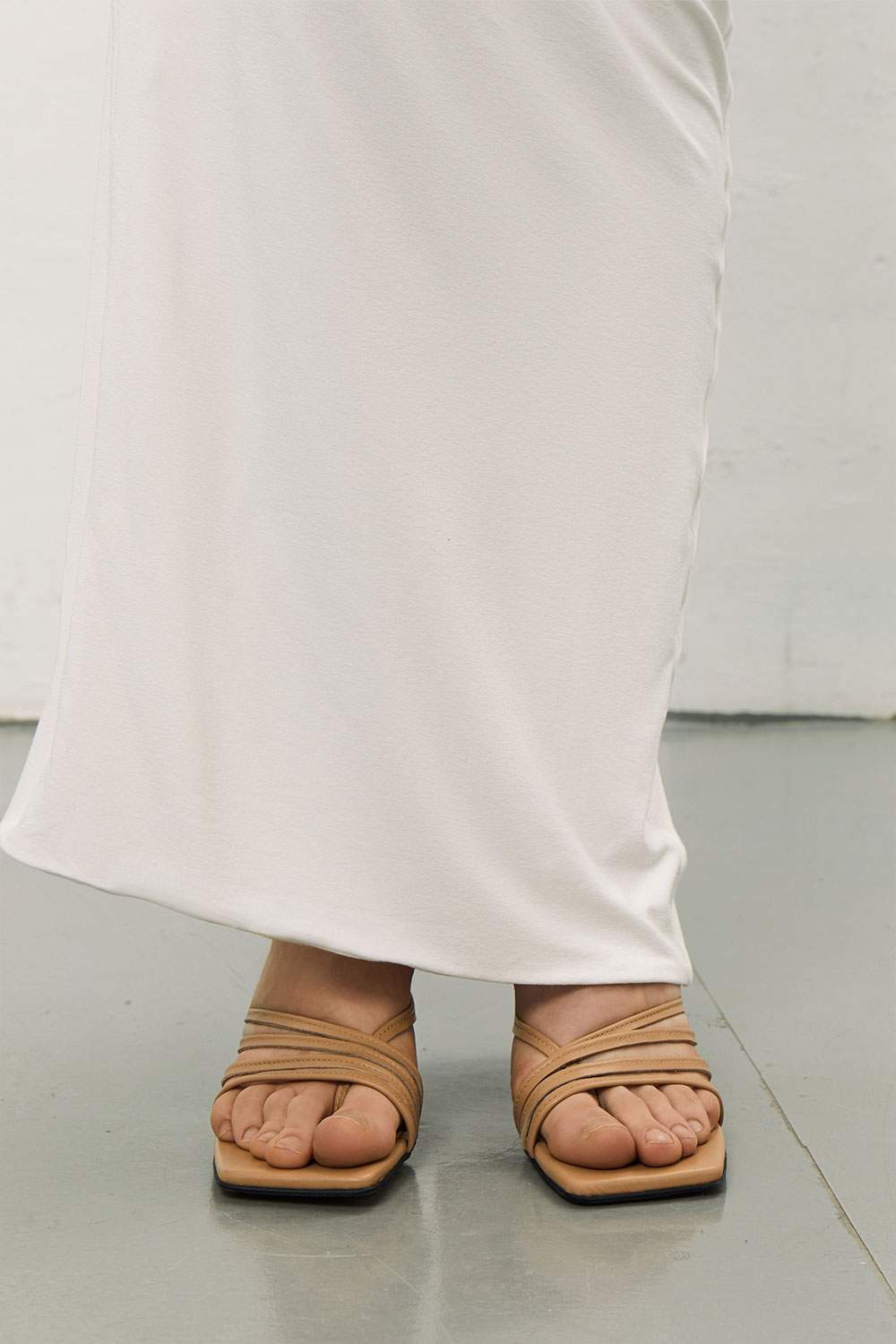 МЮЛІ З ТОНКИМИ РЕМІНЦЯМИ