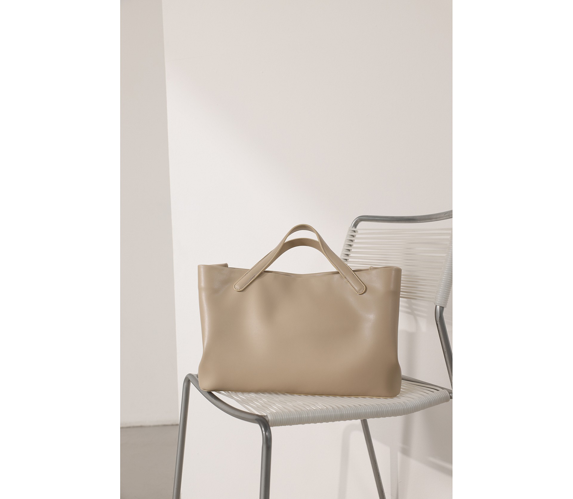 СУМКА ТОТЕ ІЗ БЛИСКАВКОЮ