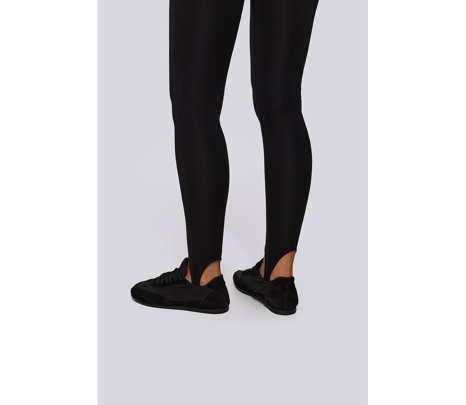 ЛЕГІНСИ ЗІ ШТРИПКАМИ